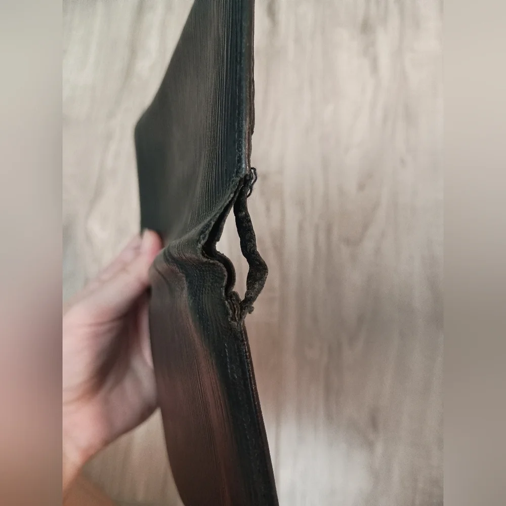 Louis Vuitton Brazza Wallet Epi Leather